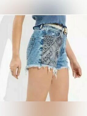 American Eagle Highest Rise Boyfriend Denim Shorts, Patchwork Bandana 90’s